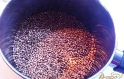 Промываем гречневую крупу