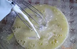 После вливаю молоко. Часть.