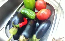Моем овощи.