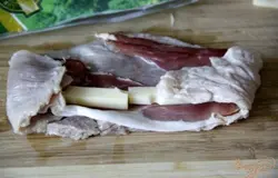 Свернуть рулетиком,