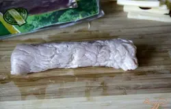 обваливаем в муке,
