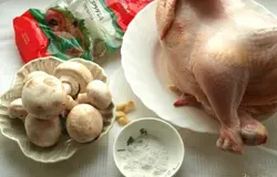 Подготовить курицу, овощи и грибы.