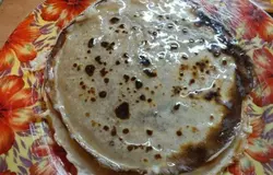 Обильно каждый смазываем сливочным маслом сверху.