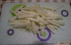 Кольраби соломкой.