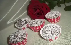Готово! Скатать шарики величиной с грецкий орех и обвалять в шоколаде (кокосовой стружке). Убрать в холодильник на 1 час.Приятного аппетита!!!