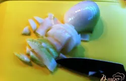 Нарезать лук