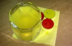 Готово! Когда вода закипит, снять с огня, добавить сок. Охладить. Разлить по стаканам.
