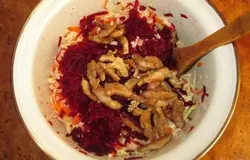 Охлаждаем мясо и добавляем к остальным продуктам.