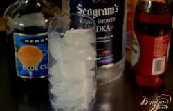 Приготовим все для коктейля. Поскольку это коктейль относится не к быстрому распитию, а не спеша,постепенно, то подают его в высоких бокалах или стаканах.