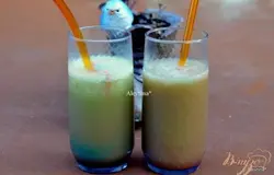 Готово! Наслаждаемся. Мне , кстати нравятся такие коктейли без взбивания,их и фотографировать интересней и на мой взгляд вкусней.