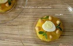 Апельсины очистить, сняв кожуру и белую вату, нарезать кружочками, разложить по тарелкам. Сверху выложить нут и перепелиные яйца, разрезанные пополам, присолить. Добавить листики мяты,