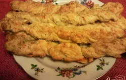 Готово! Ароматные,сырные гриссини готовы.