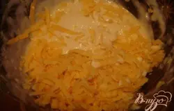 Тесто должно получиться как на обычные оладьи. Все хорошо вымешать.