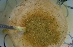 Добавляем любимые специи для курицы, сушеную зелень. Лучше брать специи не в упаковочках, а на развес, чтобы вы точно видели и знали что покупаете.