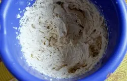 Желтки взбить с маслом, сахаром, ван.сах., молоком до пышности