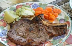 Готово! Подаем с гарниром и овощами.