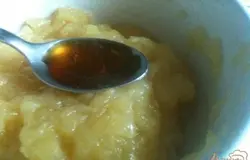 Добавить мед по вкусу.