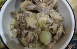 Отварное мясо достать, остудить.