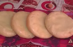 Готово! Когда начинка и тесто подрумянятся, сметанники готовы. У меня они не слишком зажаристые, так как в моей старинной плите нет верхнего газа, к сожалению. Угощайтесь.