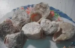 Затем панируем в муке.