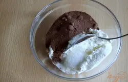  Начинка: сыр рикотта смешать с сахаром, кофе (у меня -какао) и кардамоном на кончике ножа.