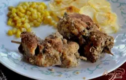 Готово! Готовое мясо на шпажках подавать горячим с любым гарниром.