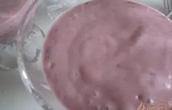 Разложить по креманкам.