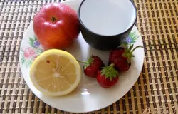 Из лимона извлечь косточки.