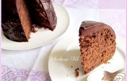 Готово! Дайте тортику постоять несколько минут и можно нарезать.