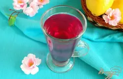 Готово! Тут уже прошла ночь, и фон более яркий, подчеркивающий оттенок напитка. Цвет стал насыщеннее (т.к. я решила не процеживать), но не значительно, как это может показаться на фото. Сверху темнее кажется, чем сбоку. Приготовить на пробу очень рекомендую!