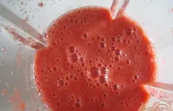Уложить все в блендер , добавить сахар по вкусу и хорошо взбить, чтобы не осталось кусочков.