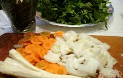 Подготавливаем коренья.