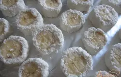 Уложить на ровную поверхность.