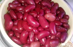 Фасоль и кукурузу промываем.