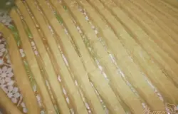 Нарезаем полосочками.