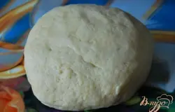 Готовое тесто кладём на 1 час в холодильник.