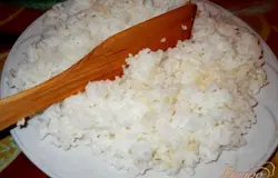 Для начала готовим рис для суши. Полные инструкции здесь: http://vpuzo.com/sushi/7304-ris-dlya-sushi.html