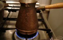 Варим кофе Эспрессо в джазве или кофеварке.