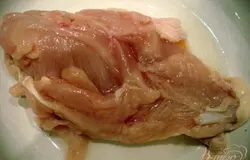 У нас свинины не оказалось, поэтому мы взяли кусок курятины.
