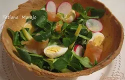 Мисочки наполнить салатом.