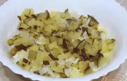 Соленый огурчик.