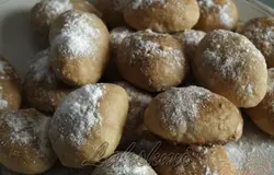 Готово! Готовое печенье посыпаем сахарной пудрой.