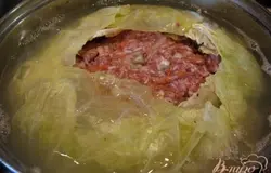 варим где то около 1часа.Смотрите на свои размеры....Затем сливаете воду. с трёх сторон большой викой,ложкой и лопаткой подцепляю за низ и вытаскиваю...