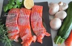 Овощи почистить. Рыбу полить маслом, соком лимона ( еще соевым соусом по вкусу)оставить минут на 10.