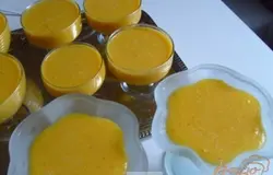 Разлить по формочкам и поставить в холодильник на 2-4 часа.