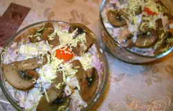 Готово! Разложить салат по пиалам, украсить по своему вкусу и подать к столу! Приятного аппетита!