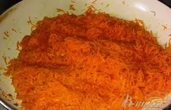 Обжариваем морковь