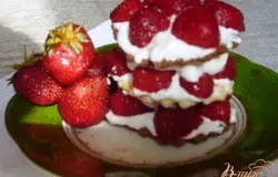 А это вариант с клубникой.Приятного аппетита!=))