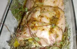 Маринад вяленых томатов добавить к соусу.Связать мясо нитками в виде рулета, "обложить" пряными травами (тимьян, орегано, розмарин), полить оставшимся соусом и выпекать в разогретой до 180°C духовке... около 50 минут.