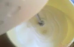 150 мл сливок взбить.